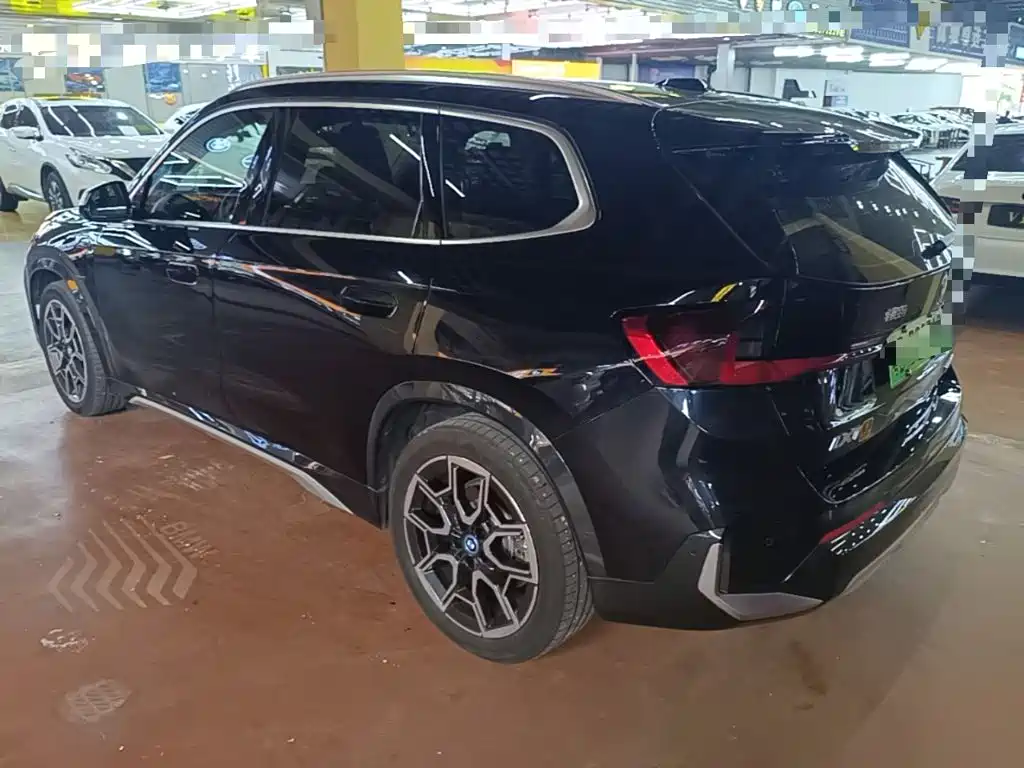 BMW iX1 — миниатюра 5