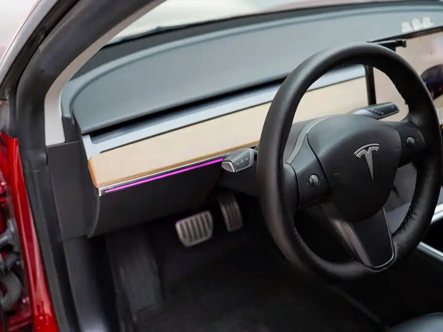 Tesla Model 3 — миниатюра 6