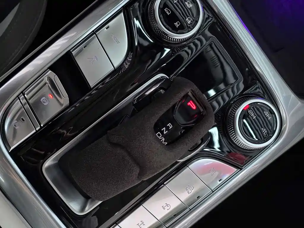 TANK CO CREATION TANK 300