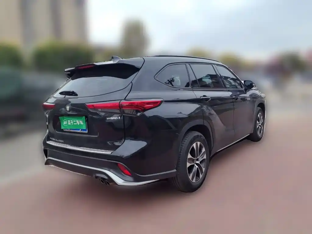 Toyota Crown Kluger — миниатюра 4