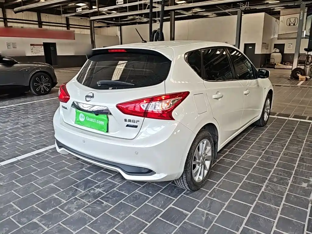 Nissan Tiida — миниатюра 7