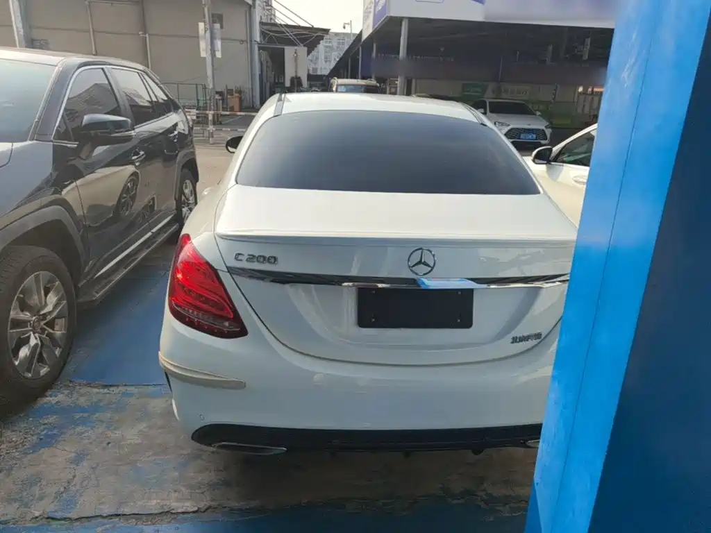 Mercedes-Benz C-Class — миниатюра 6