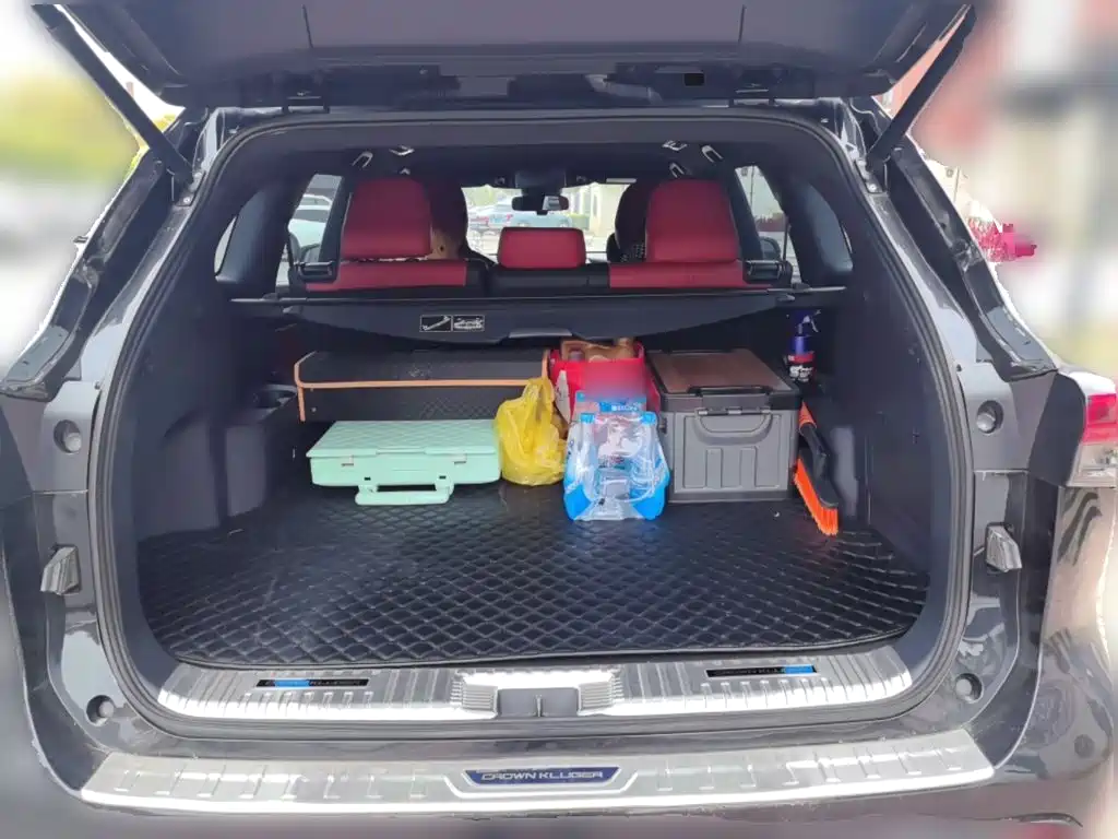 Toyota Crown Kluger — миниатюра 15