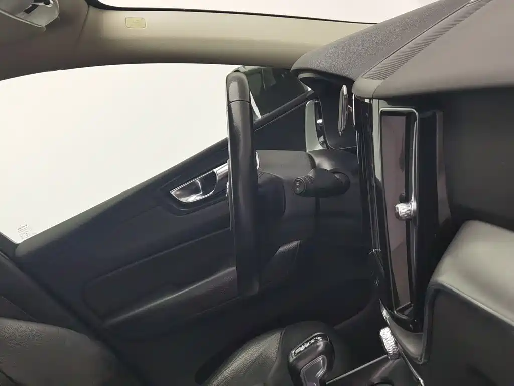 Volvo XC60 — миниатюра 22