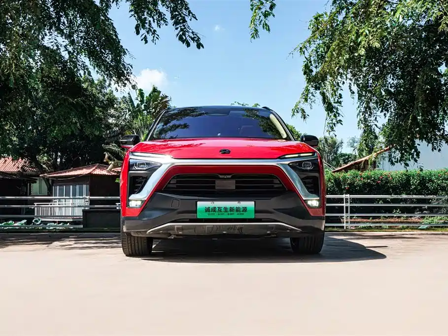 NIO ES8 2018 355KM мест