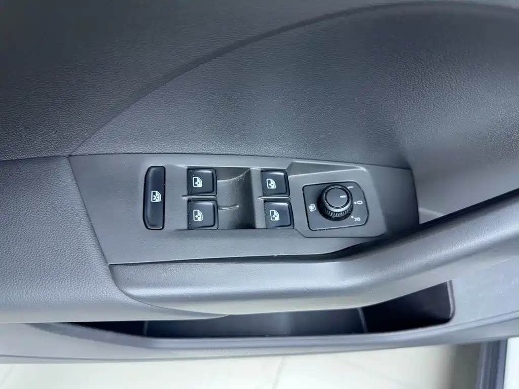 Volkswagen T-Cross — миниатюра 18
