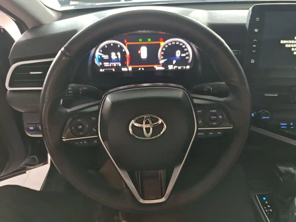 Toyota Camry — миниатюра 11