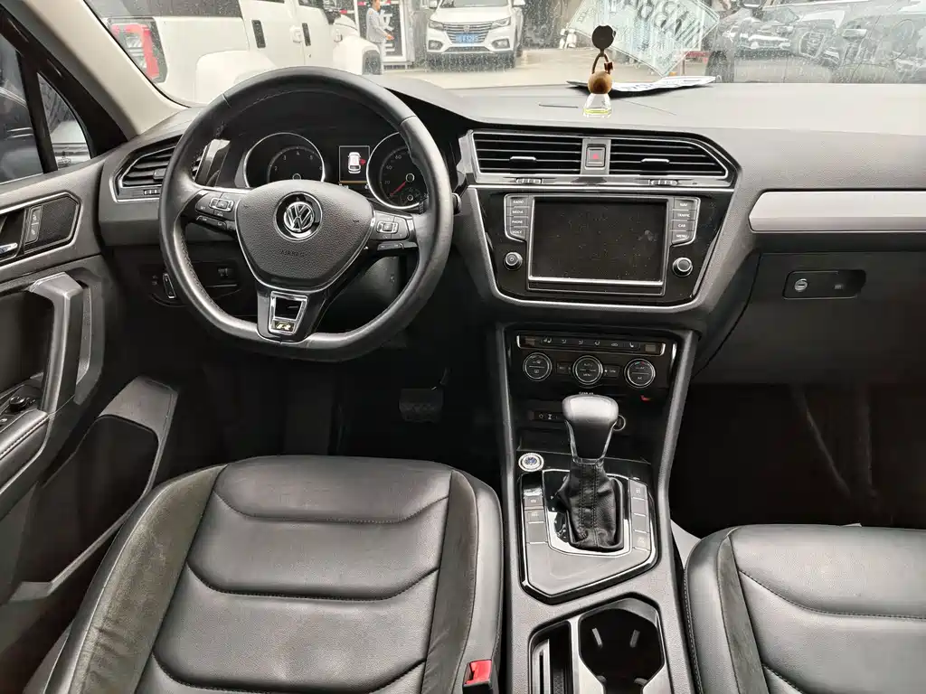 Volkswagen Tiguan L — миниатюра 5