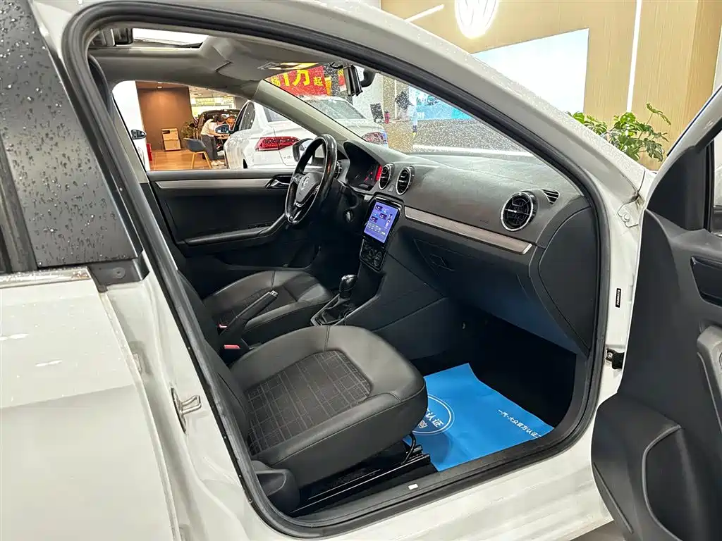 Volkswagen Jetta — миниатюра 29
