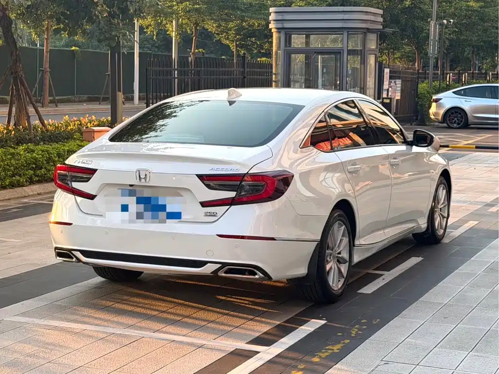 Honda Accord — миниатюра 7