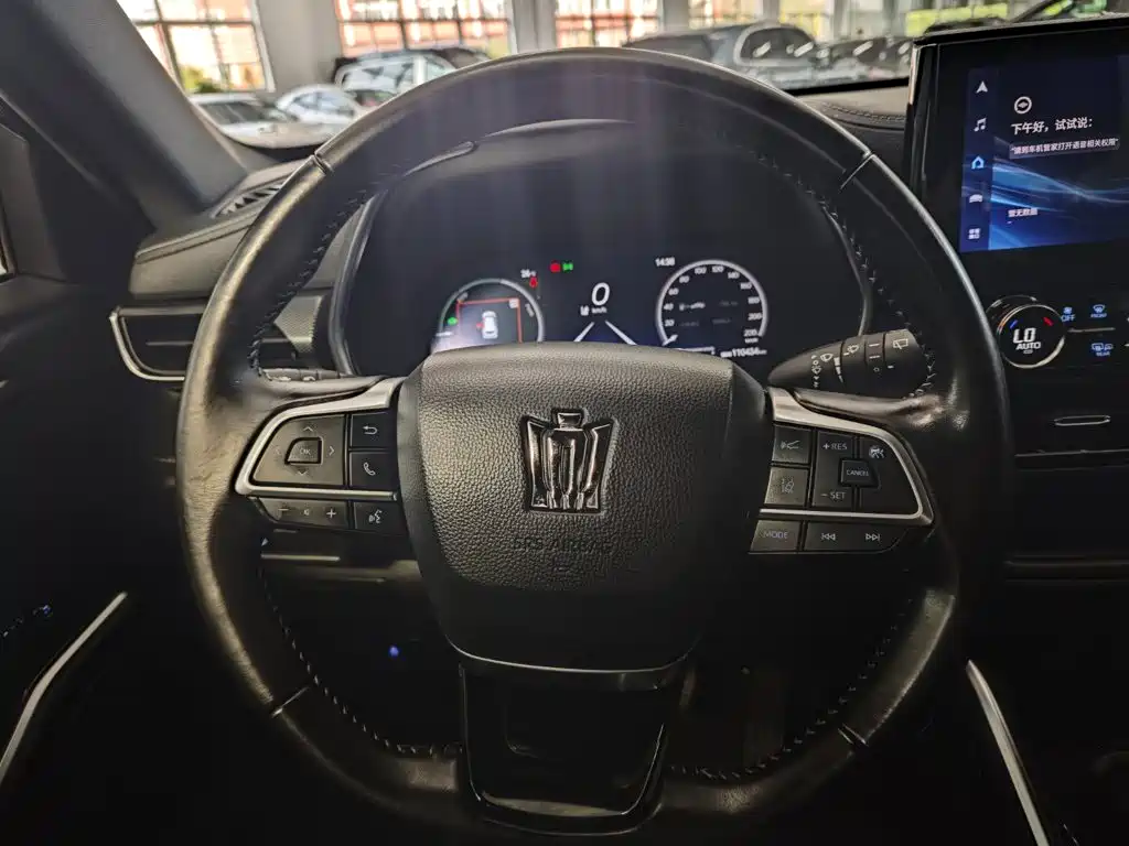 Toyota Crown Kluger — миниатюра 9