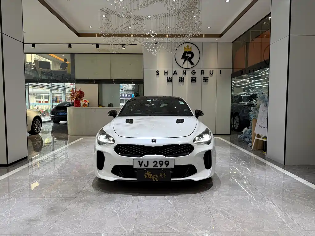 Kia Stinger - фото 2