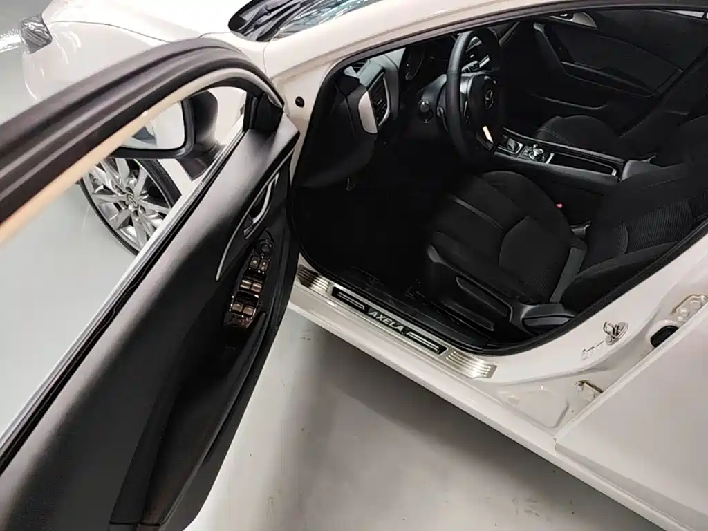 Mazda 3 Axela — миниатюра 16