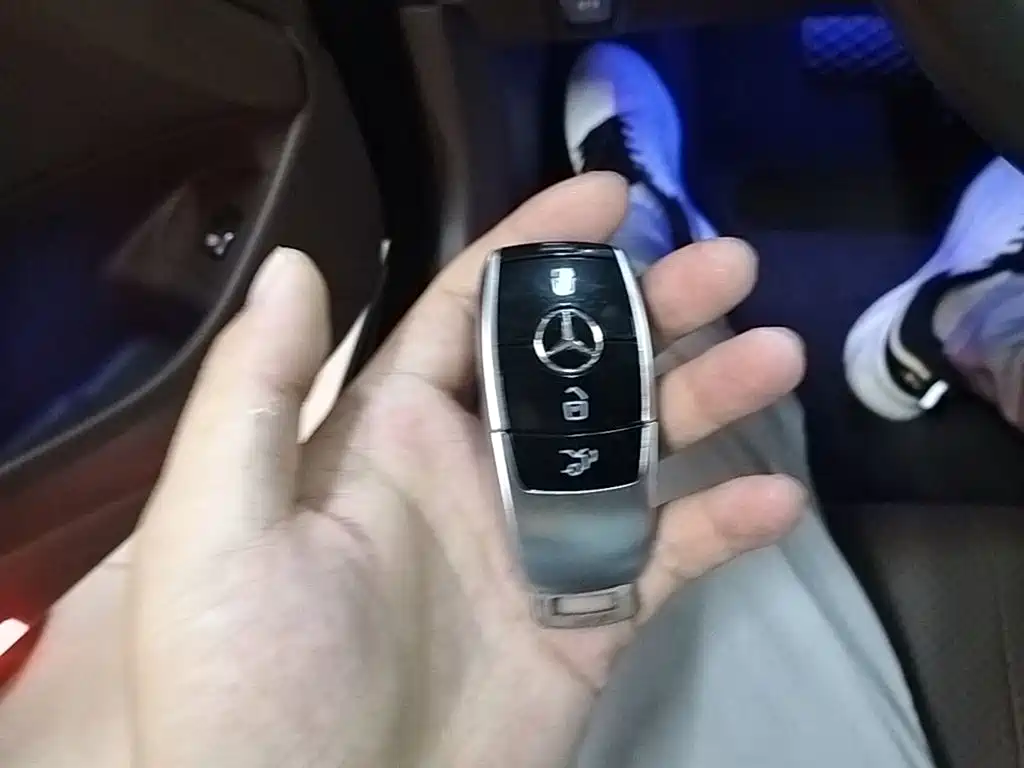 Mercedes-Benz E-Class — миниатюра 9
