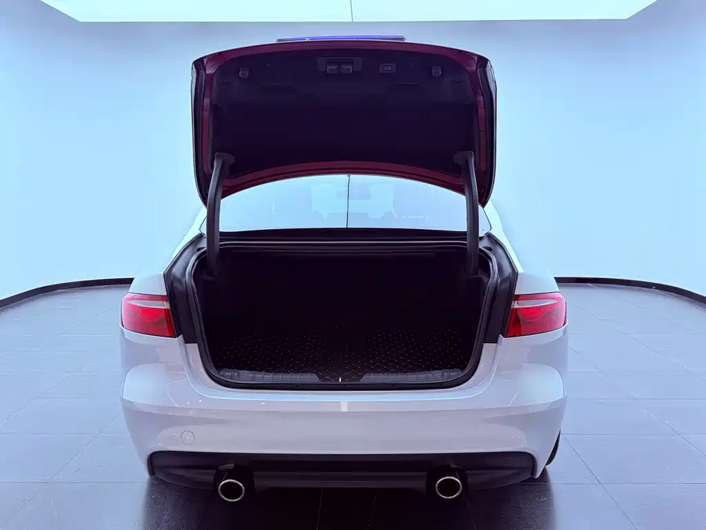 Jaguar XF — миниатюра 23
