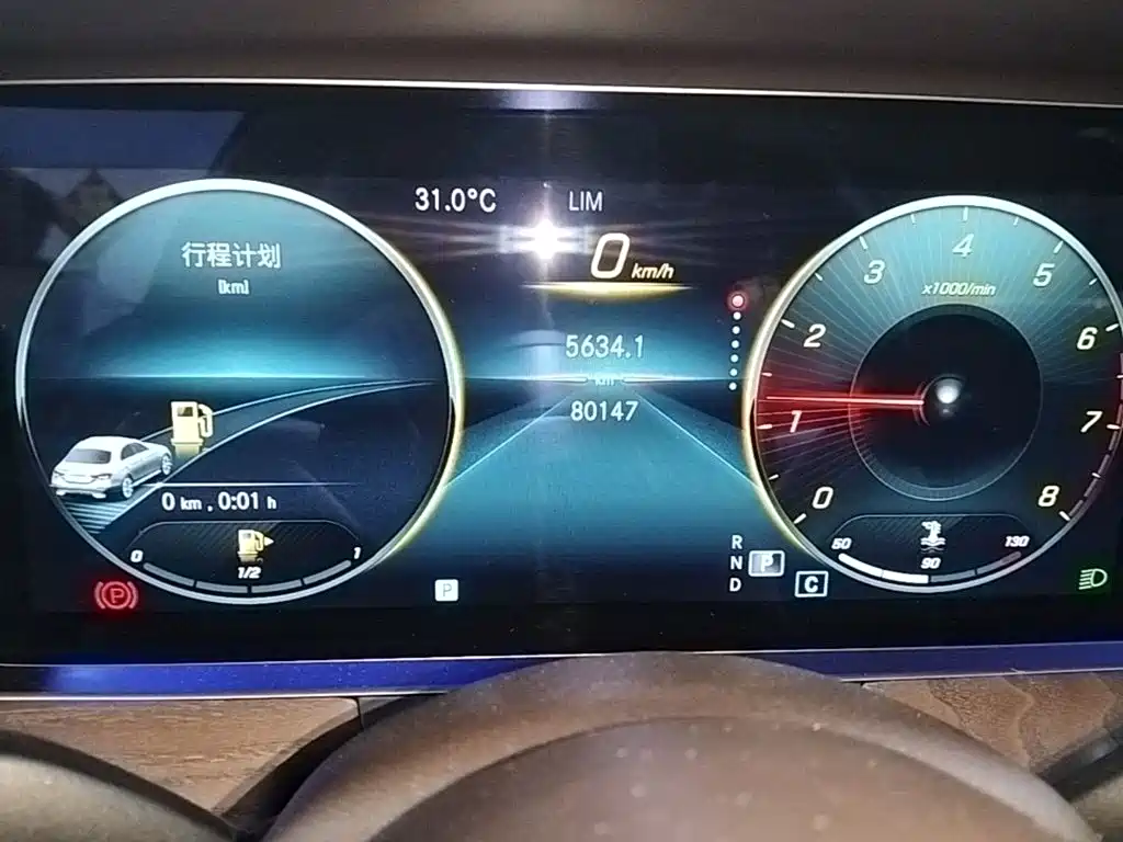 Mercedes-Benz E-Class — миниатюра 12