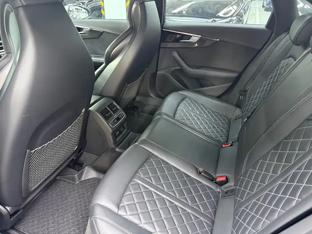 Audi S4 — миниатюра 11