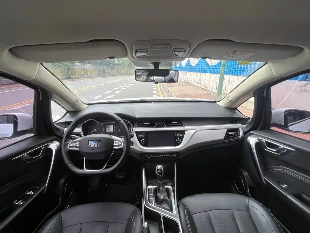 Geely Vision X3 — миниатюра 5