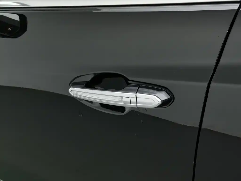 Cadillac XT5 — миниатюра 18