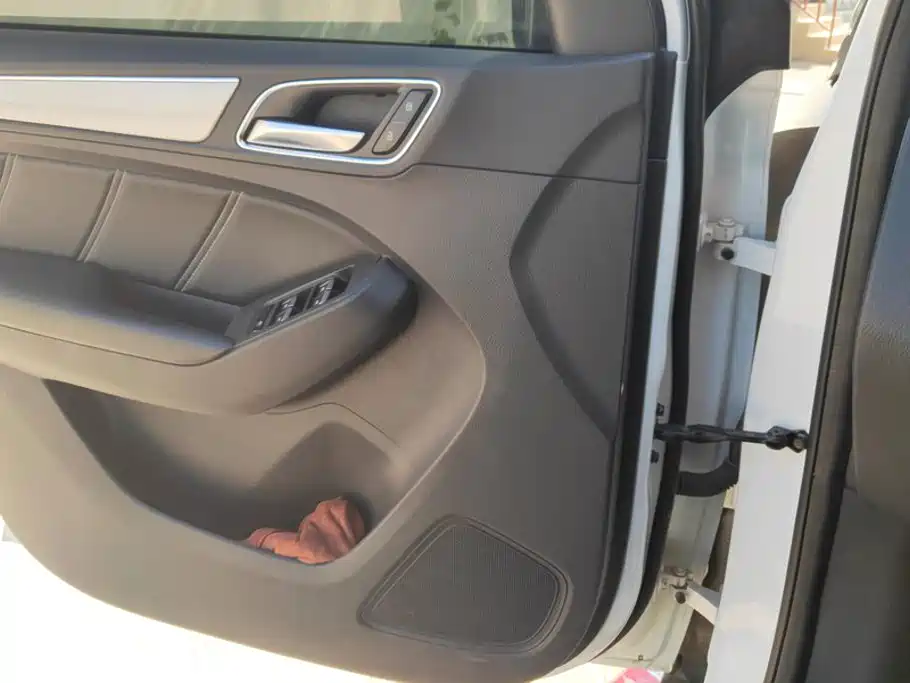 Roewe RX5 — миниатюра 7