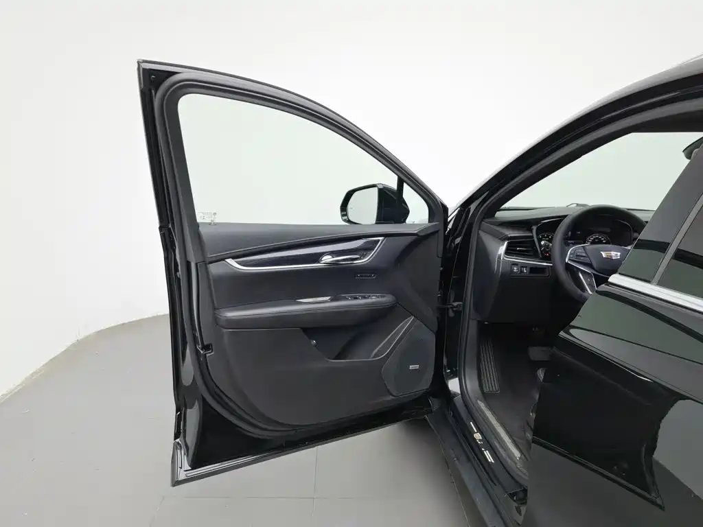 Cadillac XT5 — миниатюра 8