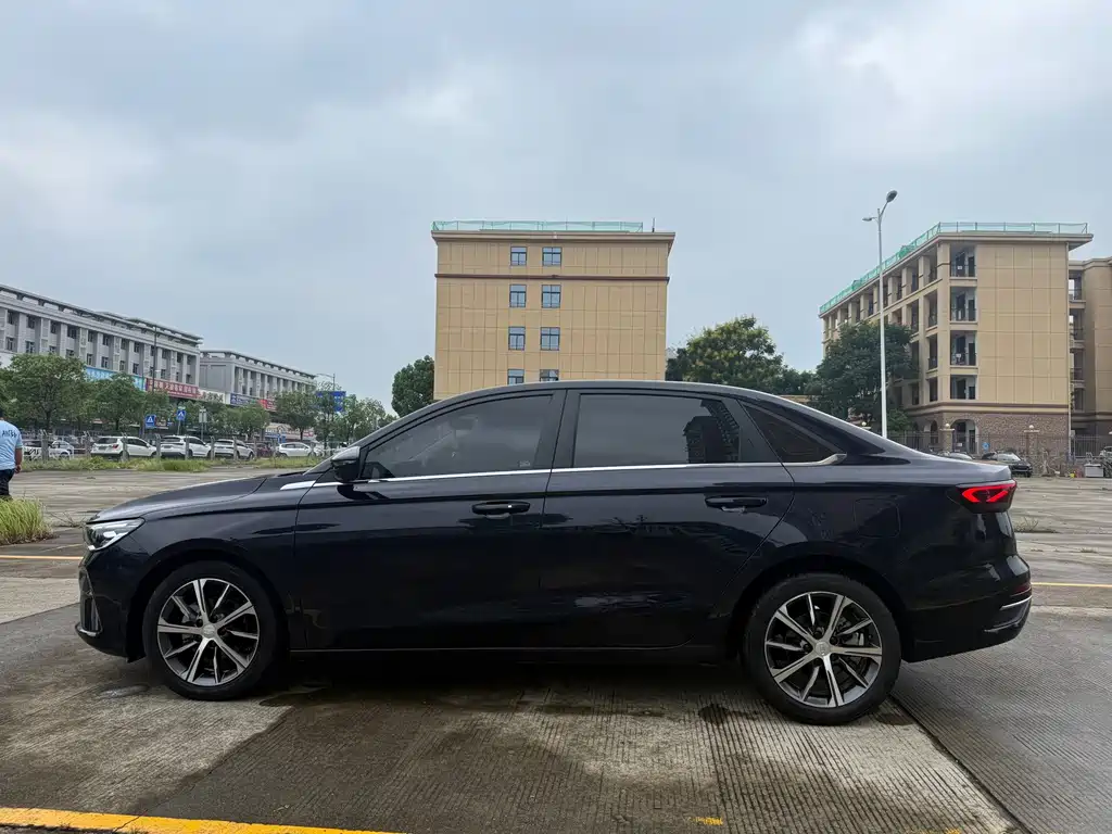 Geely Emgrand — миниатюра 10