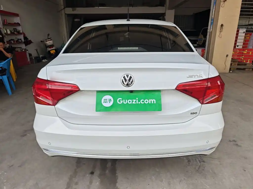 Volkswagen Jetta — миниатюра 6