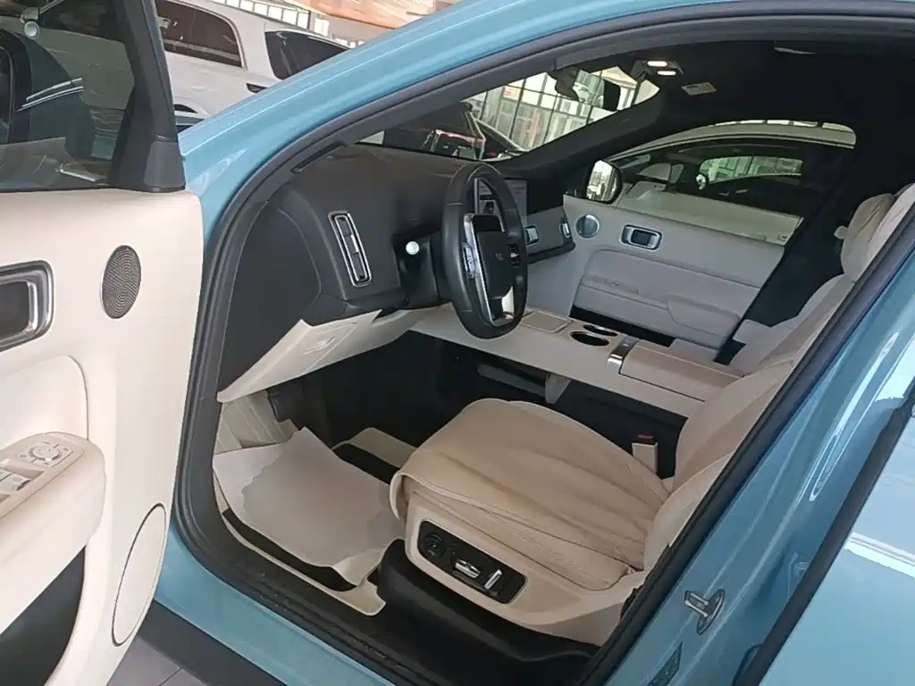 Li Auto Li L8 — миниатюра 16