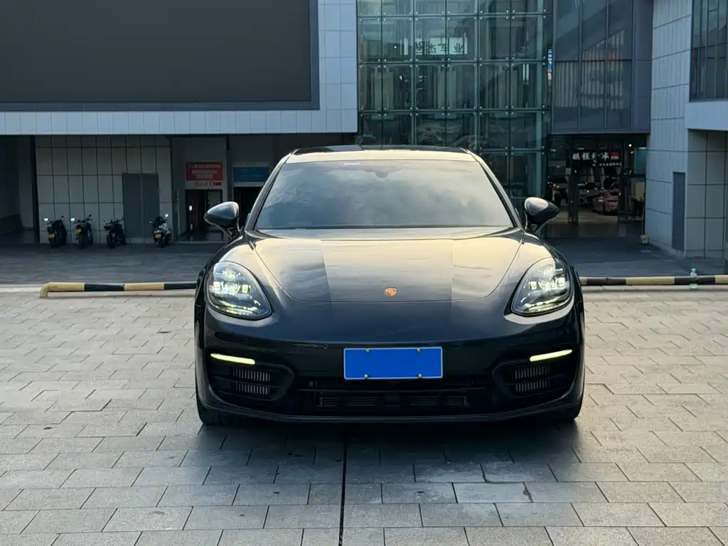Porsche Panamera — миниатюра 2