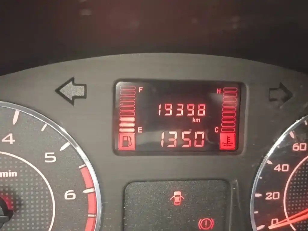 Wuling Hongguang V — миниатюра 8
