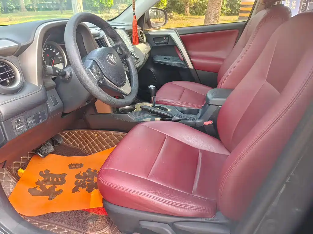Toyota RAV4 — миниатюра 3