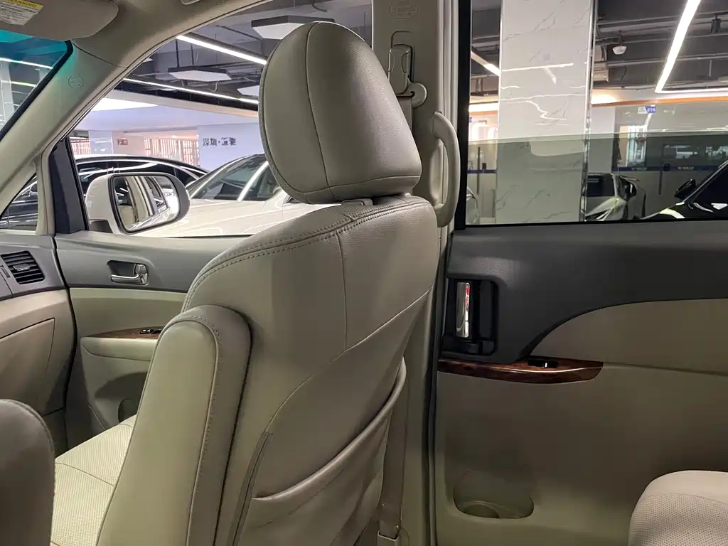 BYD M6 — миниатюра 39