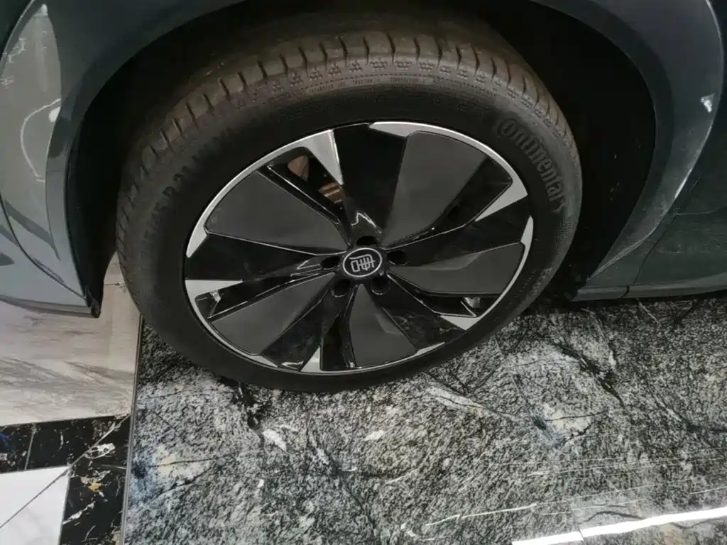 BYD Tang L — миниатюра 23