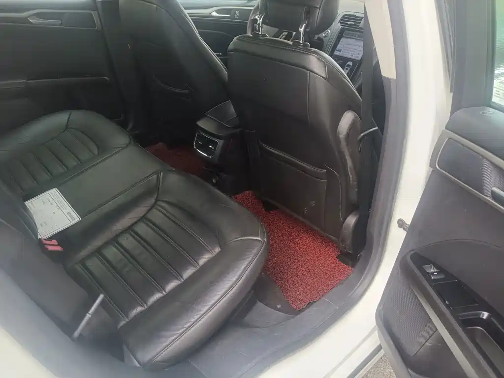 Ford Mondeo — миниатюра 11