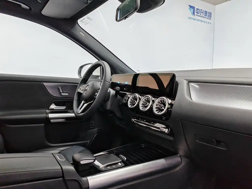 Mercedes-Benz GLA — миниатюра 15