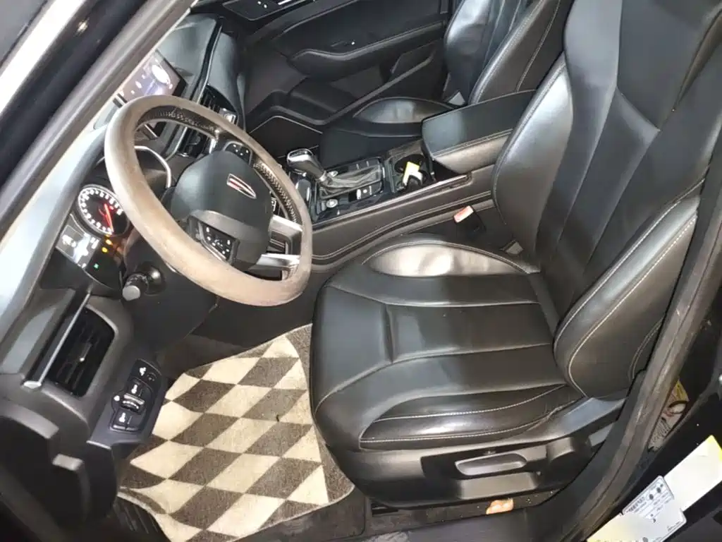 Hongqi Hongqi H5 — миниатюра 15