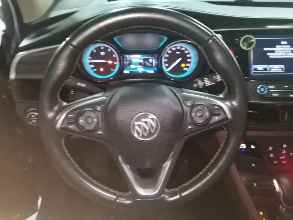 Buick Envision Plus — миниатюра 11
