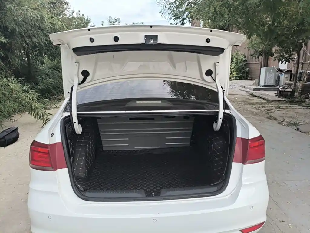 Volkswagen Santana — миниатюра 19