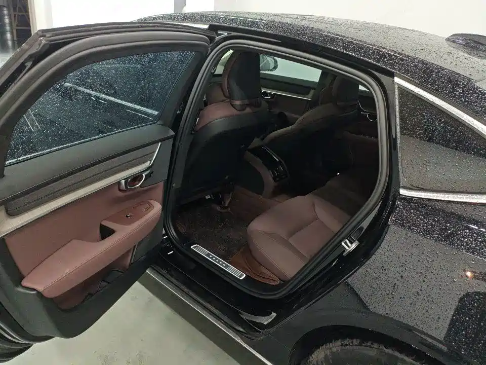 Volvo S90 — миниатюра 6