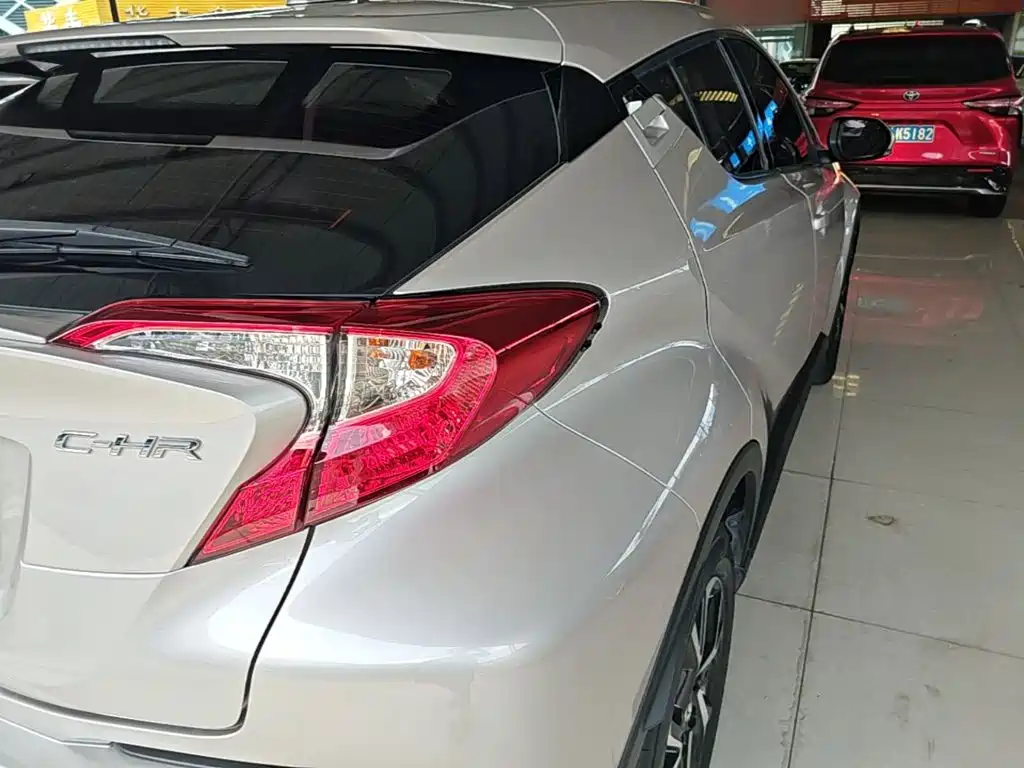 Toyota C-HR — миниатюра 8