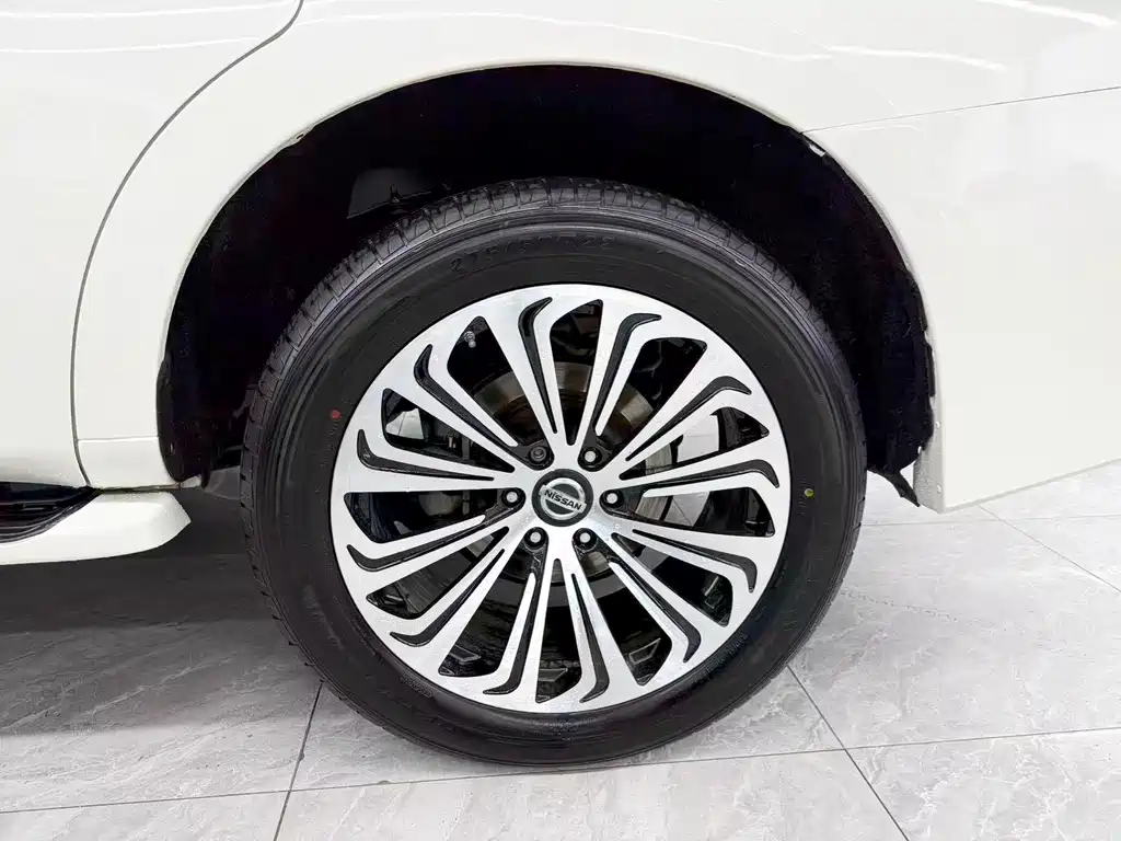 Nissan Patrol — миниатюра 27