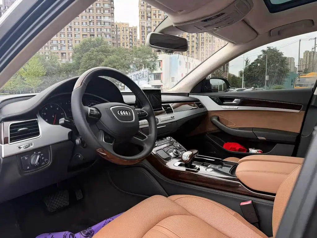 Audi A8 — миниатюра 4