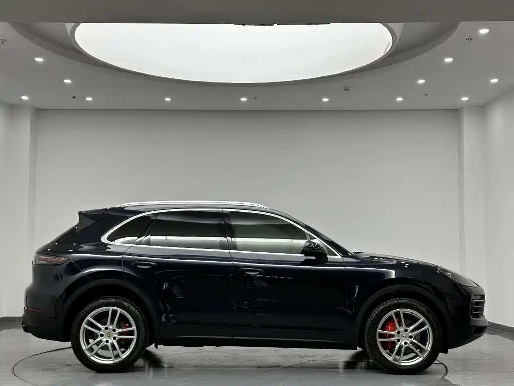 Porsche Cayenne — миниатюра 4