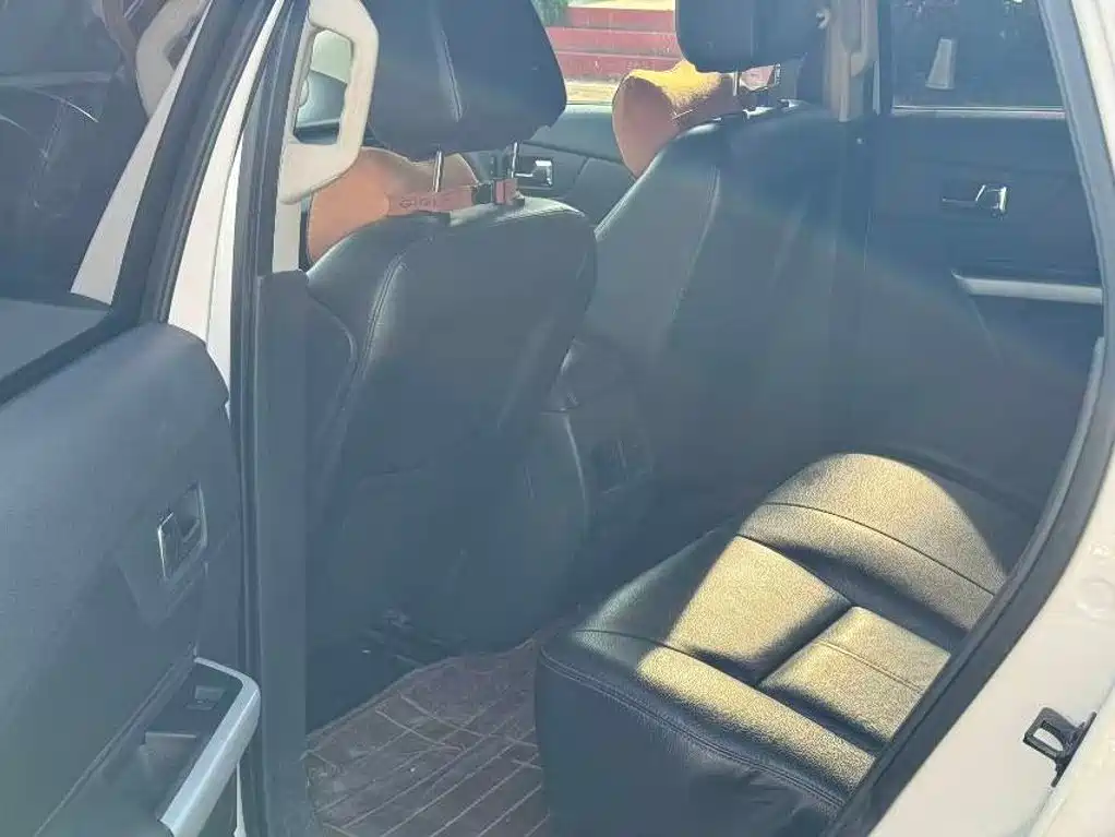 Ford Edge (Import) — миниатюра 6