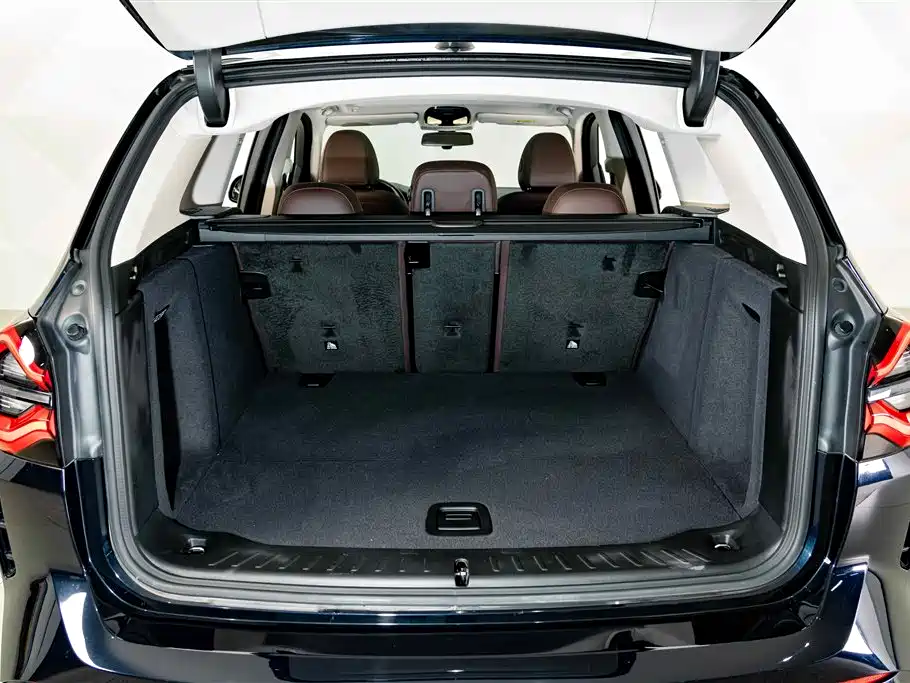 BMW iX3 — миниатюра 23