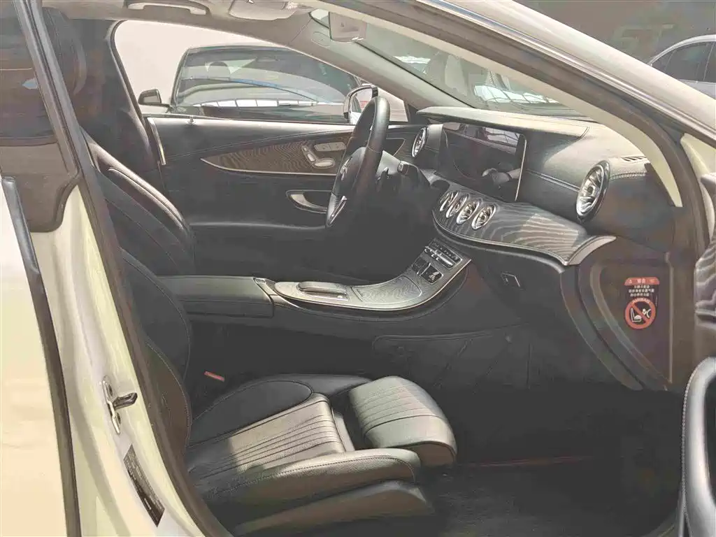 Mercedes-Benz CLS — миниатюра 10