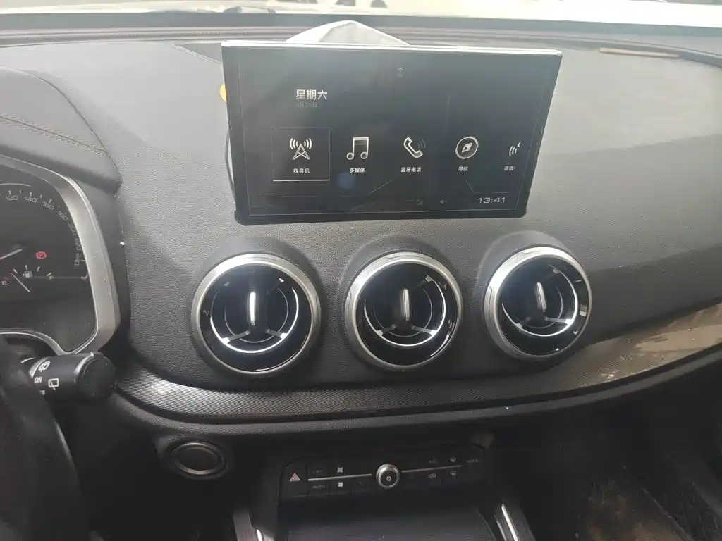 Wey Wey VV5 — миниатюра 9