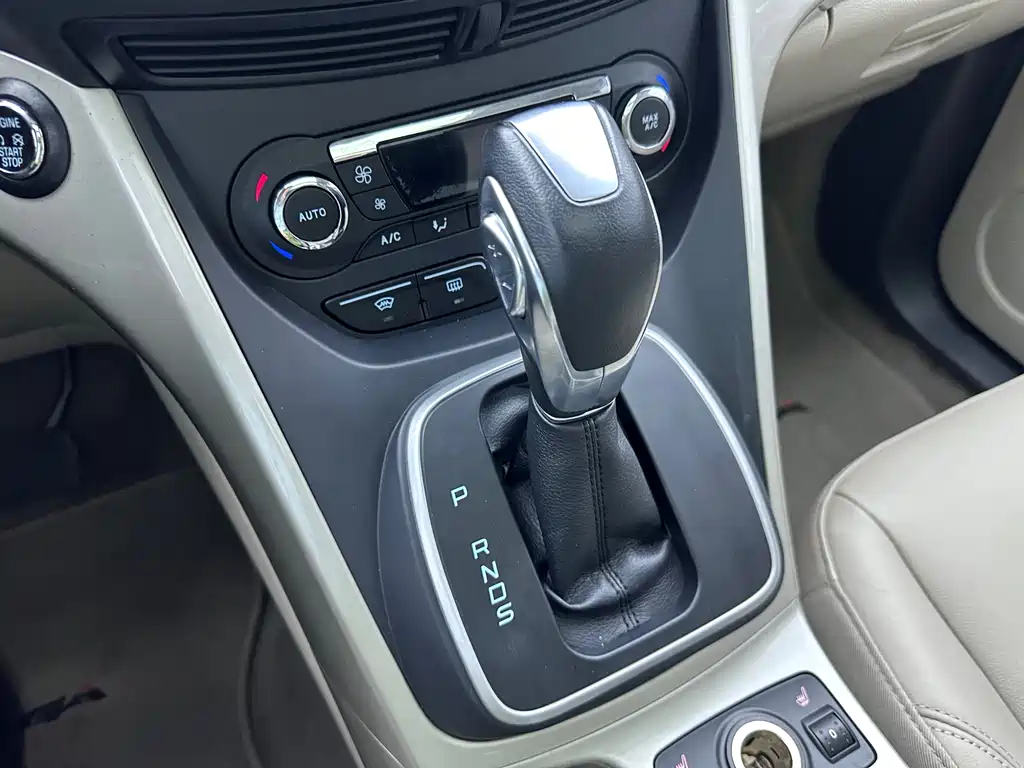 Ford Kuga — миниатюра 15