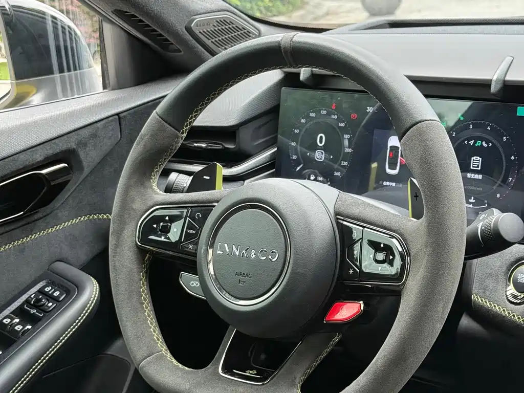 Lynk & Co 03 — миниатюра 19