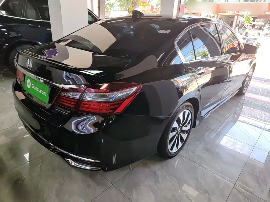 Honda Accord — миниатюра 7